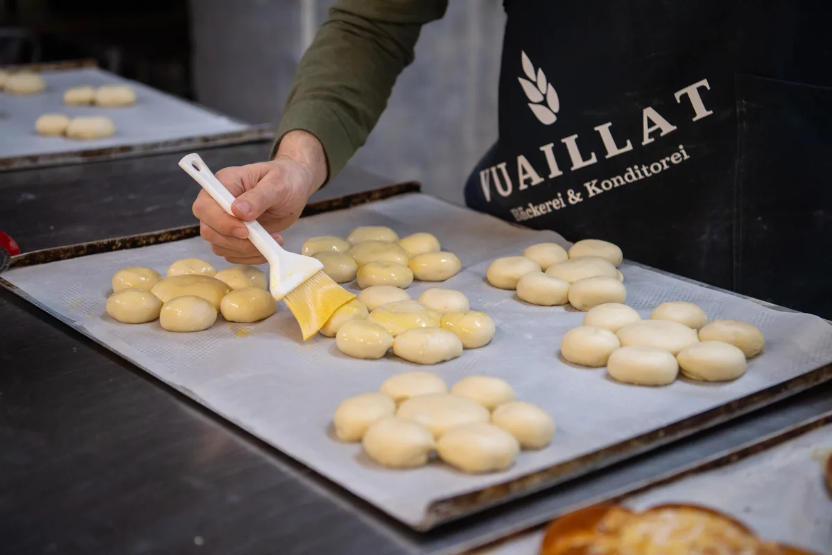 Dreikönigskuchen-Reportage in der Backstube der Bäckerei Vuaillat in Uster.